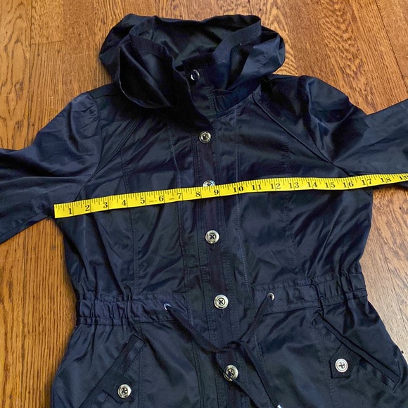 NWOT WHBM Navy Blue Button Up Button Cuff Button Hood Lightweight Rain Jacket - Picture 12 of 15